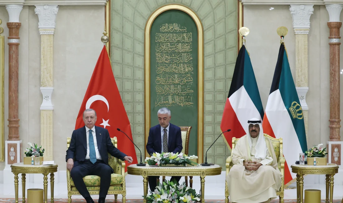 Cumhurbaşkanı Recep Tayyip Erdoğan, resmi temaslarda bulunmak üzere gittiği Kuveyt’te