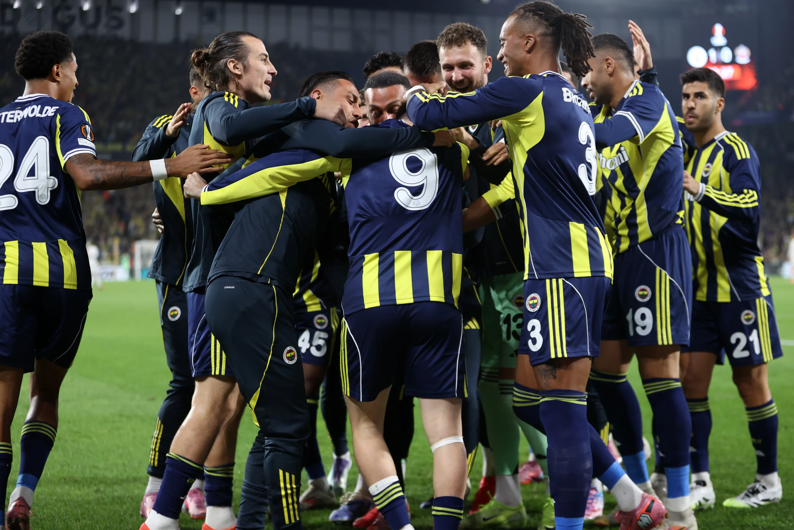 Fenerbahçe, UEFA Avrupa Ligi'nde sahasında konuk ettiği Fransız temsilcisi Nice’i