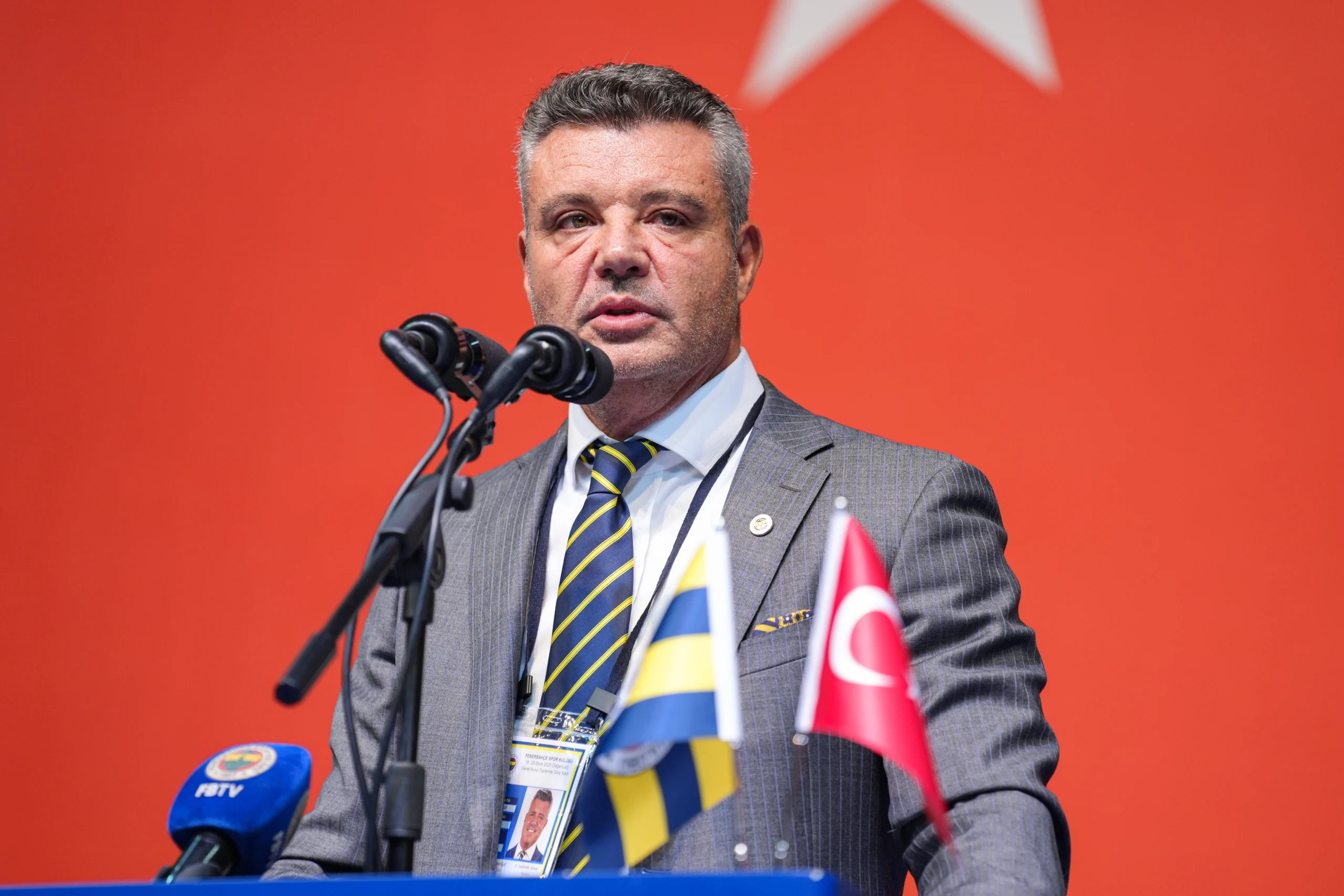 Fenerbahçe'nin olağanüstü genel kurulunda daha önce reddedilen maddeler bu kez