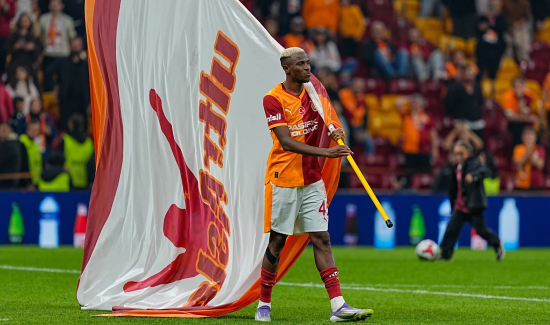 Süper Lig'de yoluna yenilgisiz devam eden Galatasaray, 10 kişi kalan