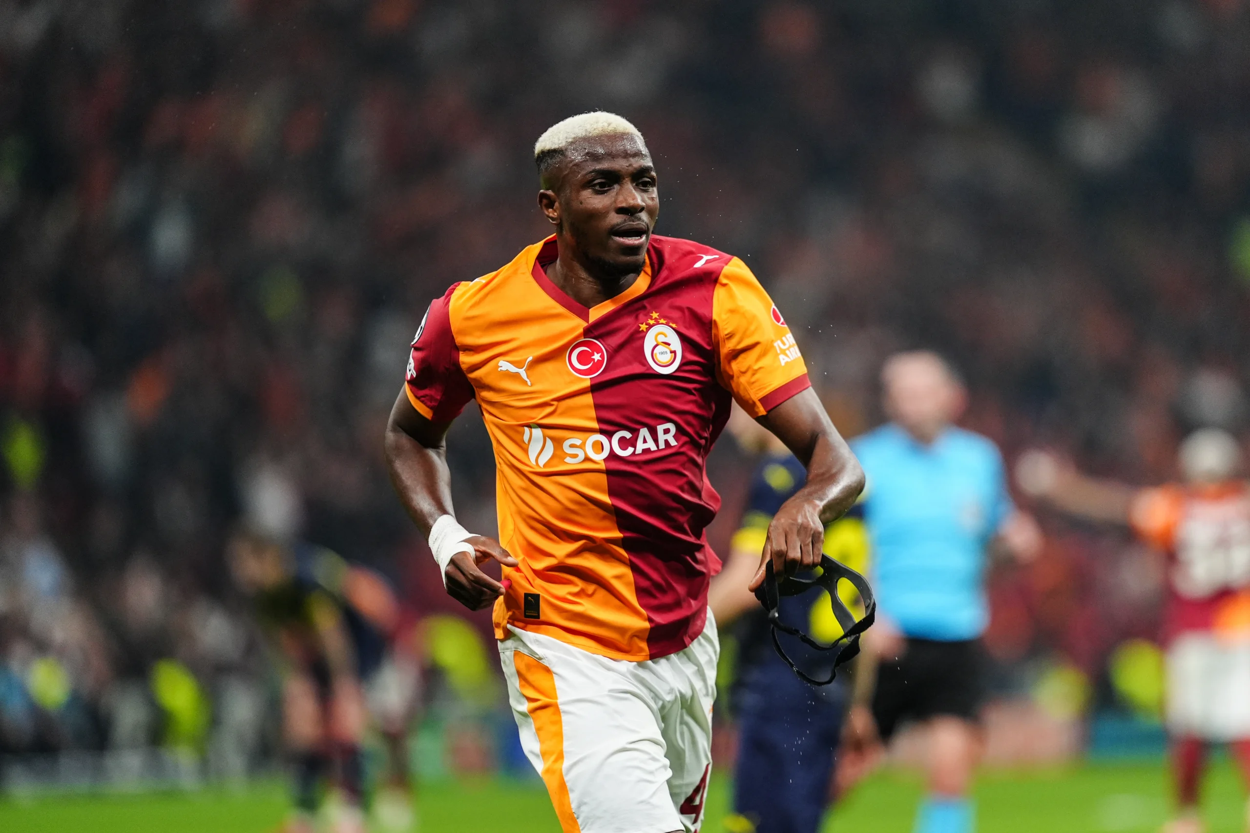 Victor Osimhen, Galatasaray formasıyla Şampiyonlar Ligi’nde hem tarihe geçti hem