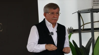 Ahmet Davutoğlu, Kayseri’de gençlerle buluştuğu söyleşide Gazze’deki dramın tüm insanlığı