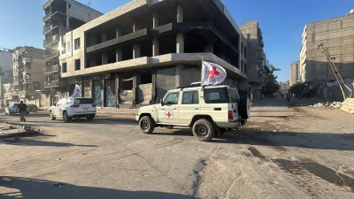 Hamas, Gazze'deki 20 İsrailli esirin ilk grubunu Kızılhaç’a teslim etti.