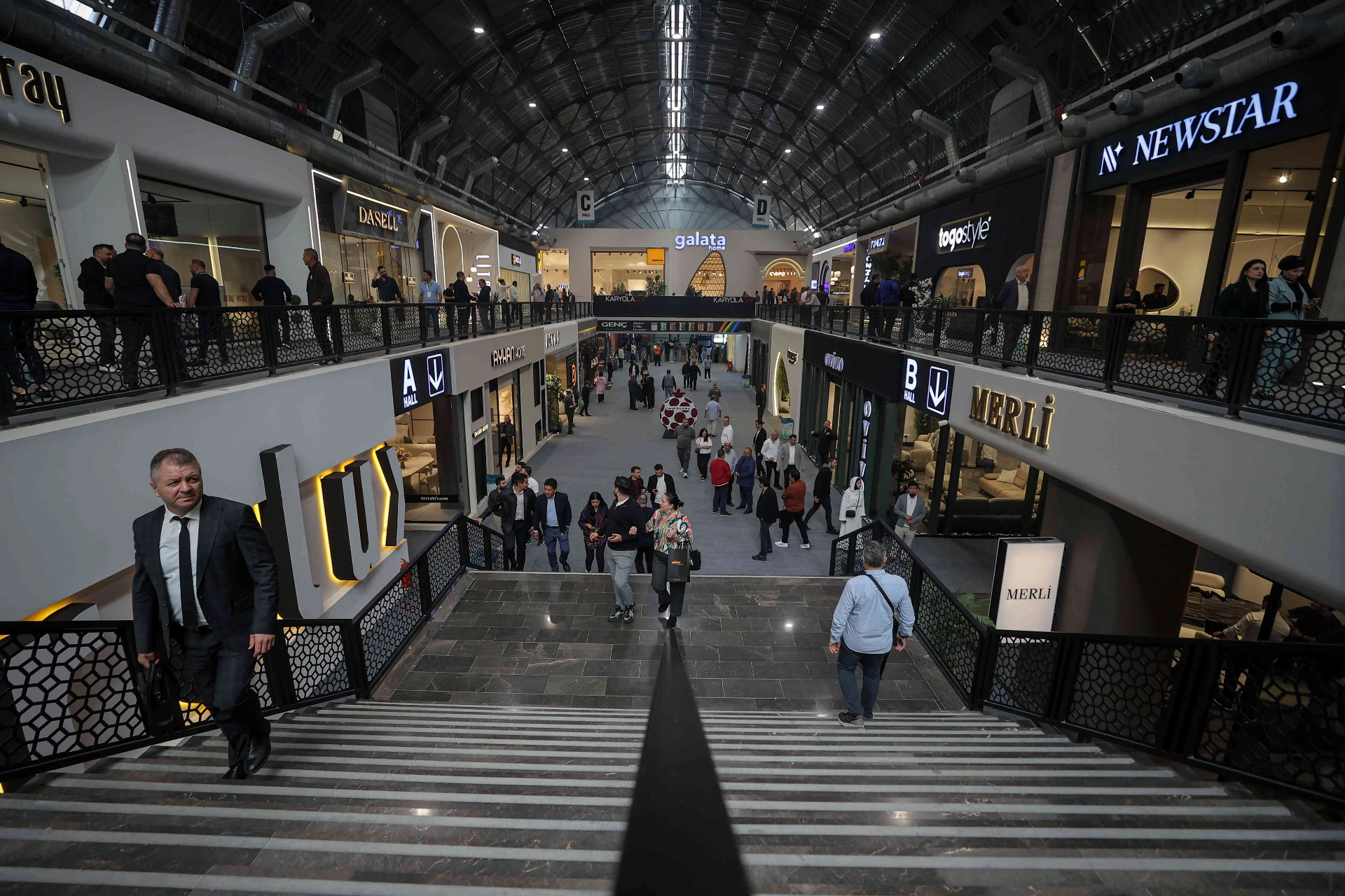 Türk mobilya sektörünün ihracattaki başarısını vurgulayan Ticaret Bakan Yardımcısı Volkan