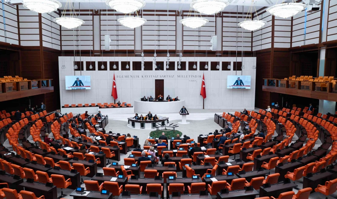 AK Parti Grup Başkanvekili Leyla Şahin Usta ve MHP’li Erkan