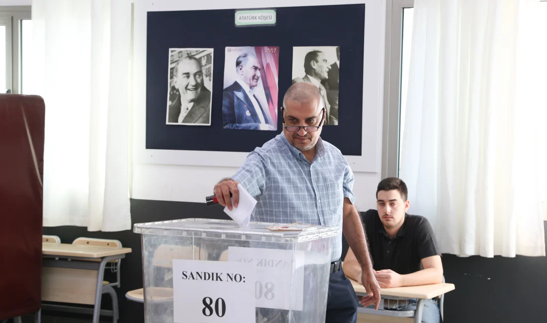 Kuzey Kıbrıs Türk Cumhuriyeti’nde cumhurbaşkanlığı seçiminin ilk turu için oy