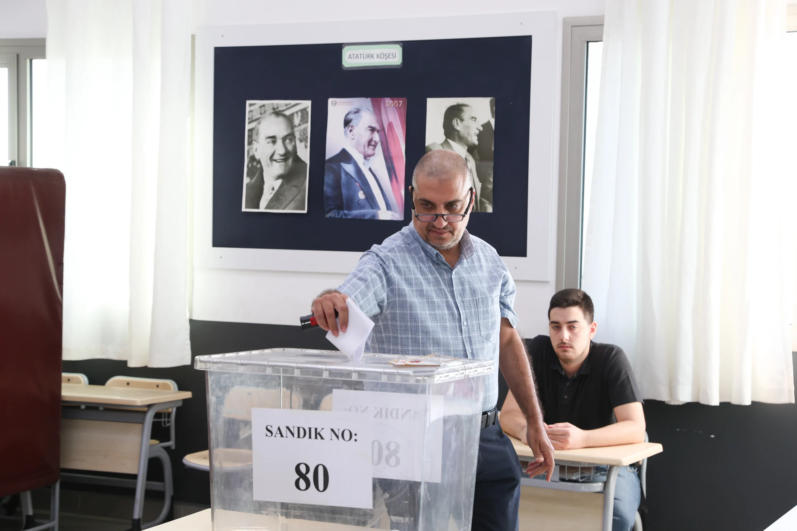 Kuzey Kıbrıs Türk Cumhuriyeti’nde cumhurbaşkanlığı seçiminin ilk turu için oy