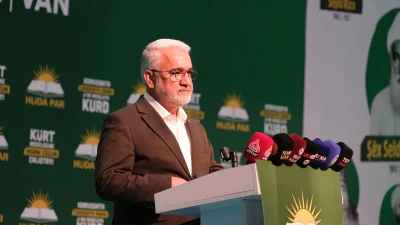 Van'da düzenlenen "Kürt Meselesine İnsani Çözüm Çalıştayı"nda, çözüm için Meclis