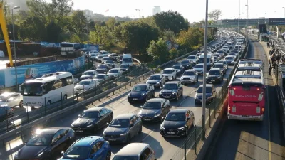 Karayollarında süren çalışmalar nedeniyle bazı yollar trafiğe kapatıldı, ulaşım kontrollü