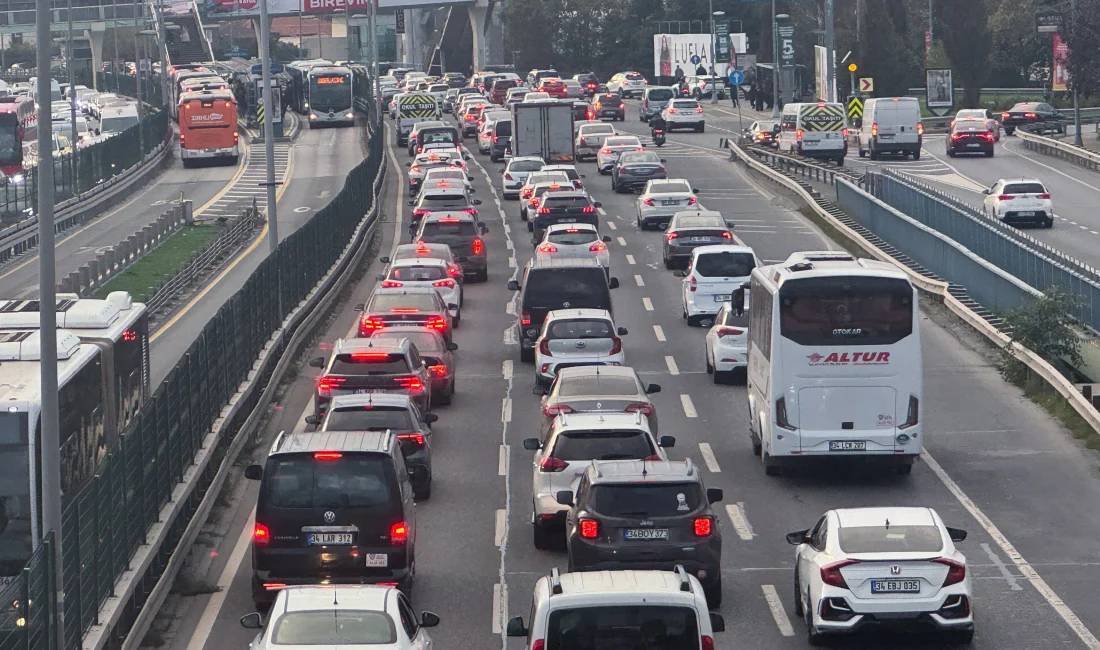 Karayollarında devam eden bakım ve onarım çalışmaları nedeniyle birçok noktada
