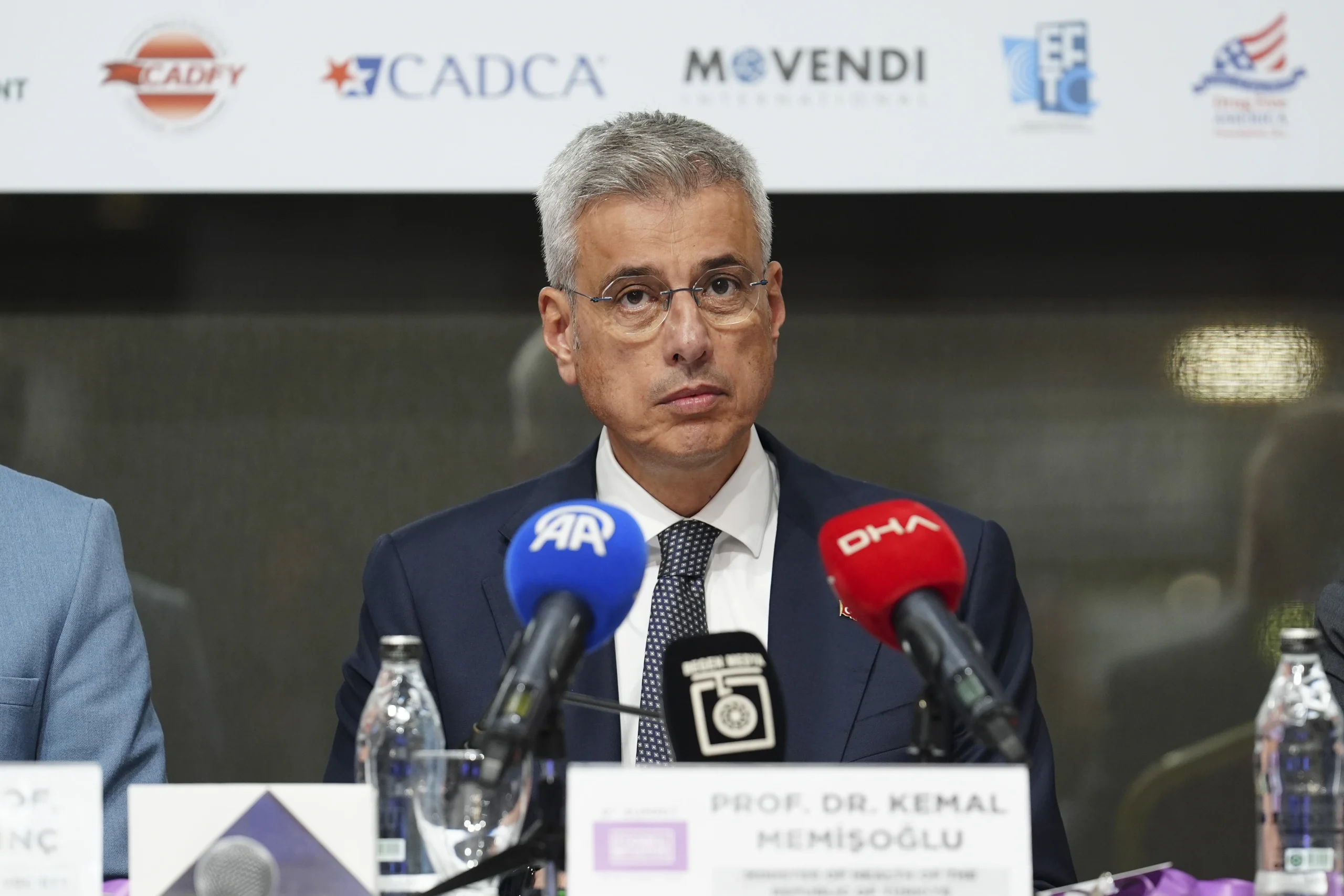 Sağlık Bakanı Memişoğlu, sigara, uyuşturucu ve dijital bağımlılıkla mücadelede atılan