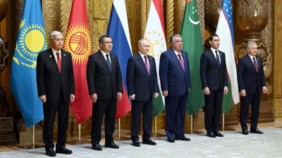 Kırgızistan Cumhurbaşkanı Caparov, Duşanbe’deki zirvede yaptığı konuşmada enerji, lojistik, turizm