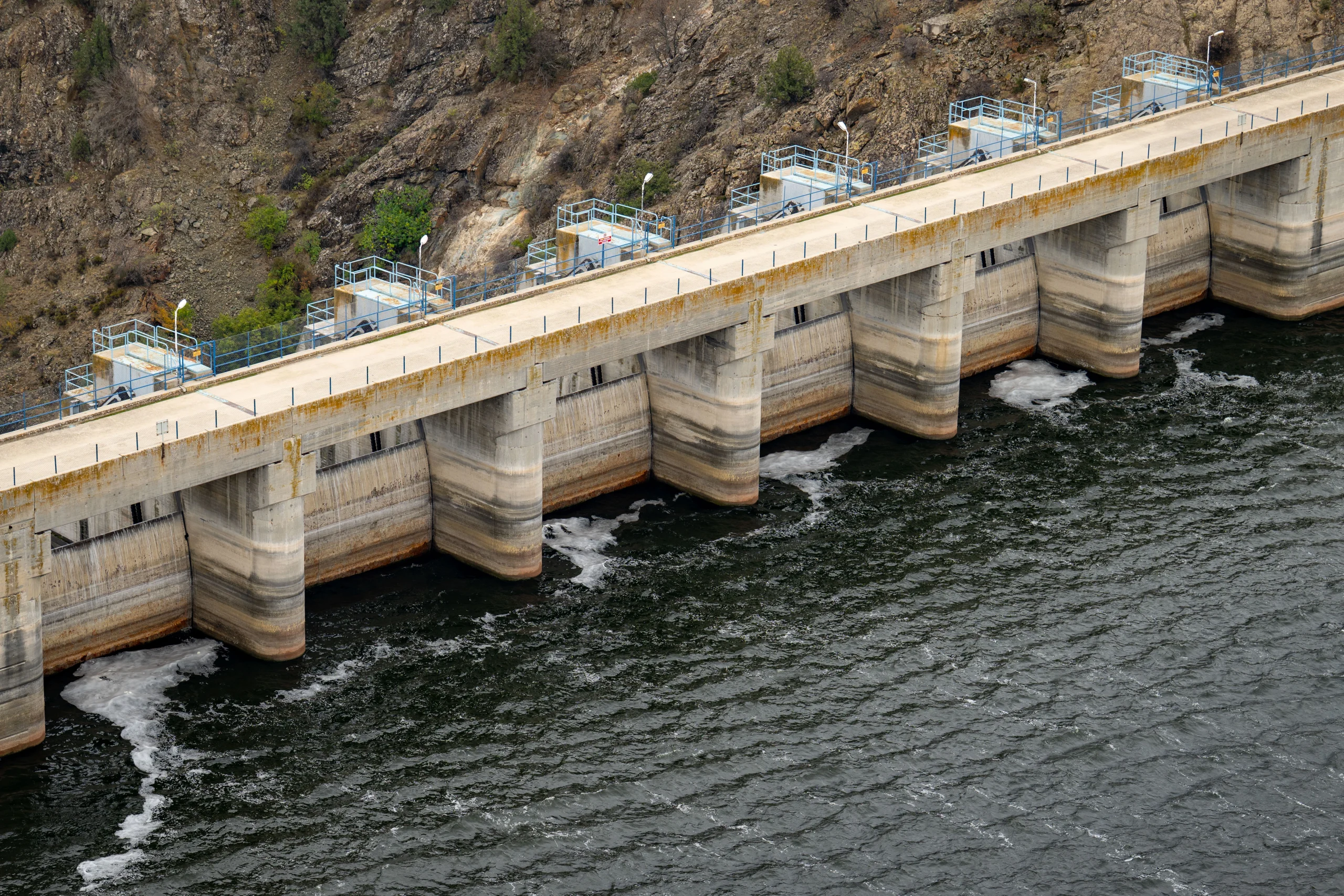 TESAB heyeti, Türkiye’nin ilk büyük hidroelektrik santrali Sarıyar HES’te yürütülen