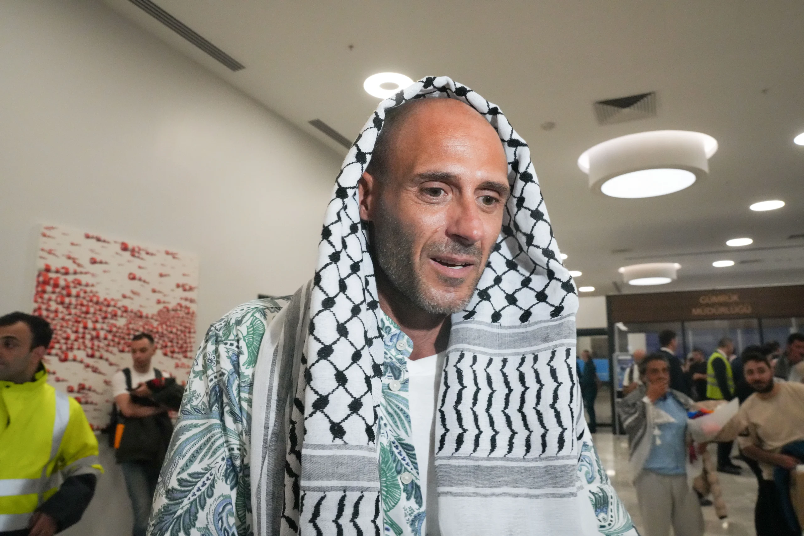 Sumud Filosu’na katılan yabancı aktivistler, İsrail’in fiziksel ve psikolojik şiddetine