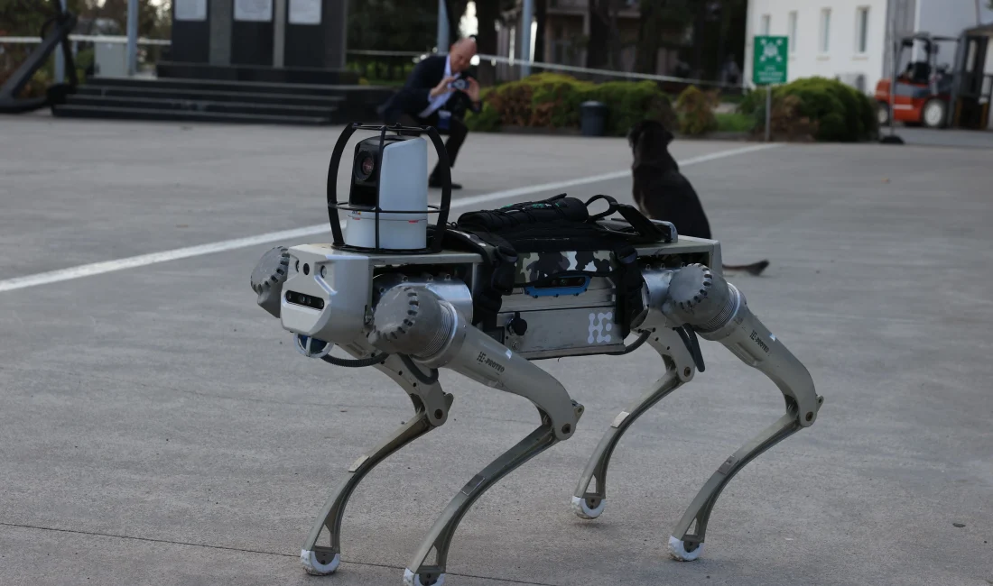 Milli robot köpek PROTEO, 2026’da sahaya çıkıyor Yerli teknolojiyle geliştirilen 4 bacaklı robot köpek PROTEO, 2026’da görev