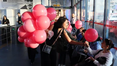 Medicana International İzmir Hastanesi, meme kanseri farkındalığını artırmak amacıyla Körfez