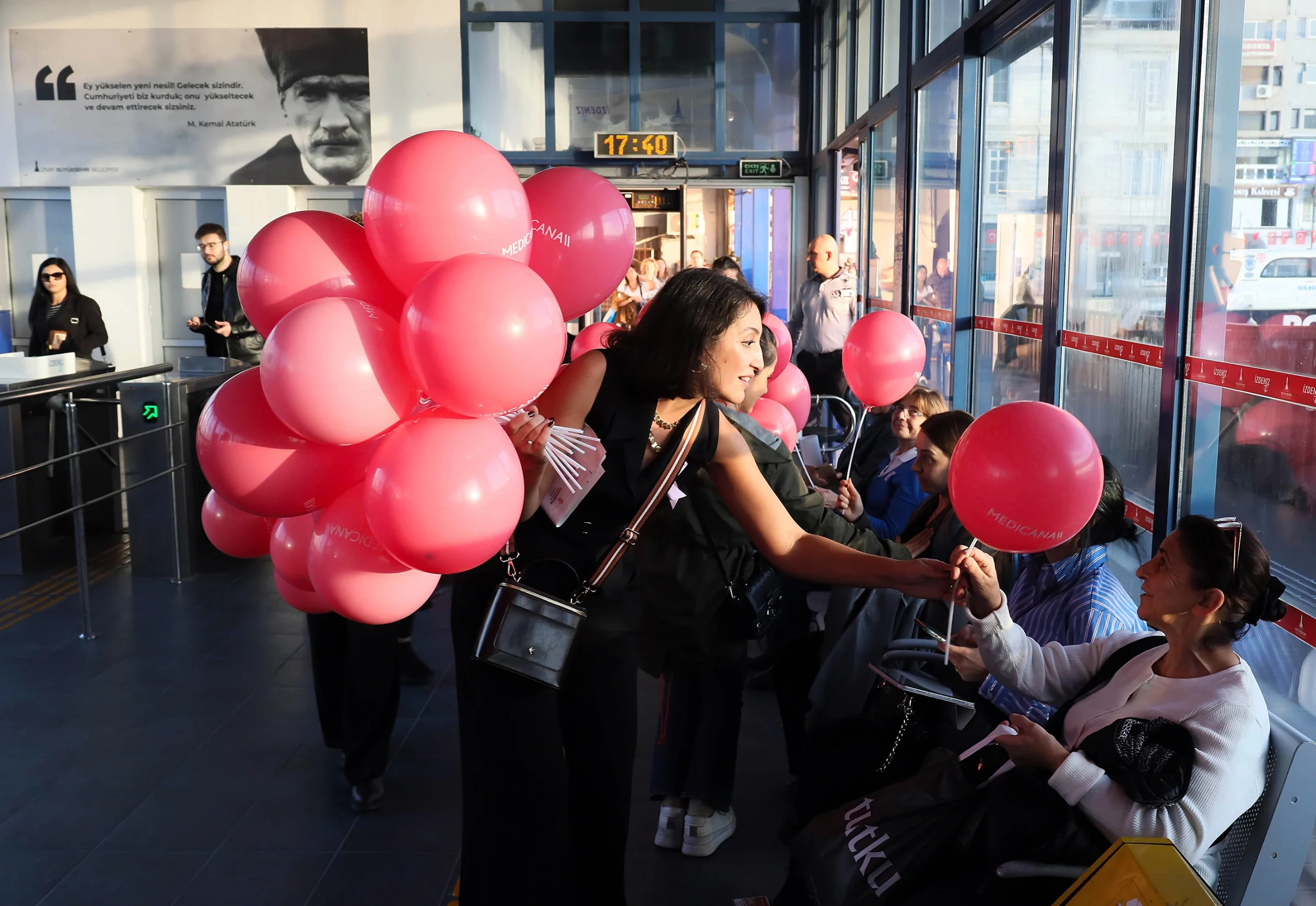Medicana International İzmir Hastanesi, meme kanseri farkındalığını artırmak amacıyla Körfez