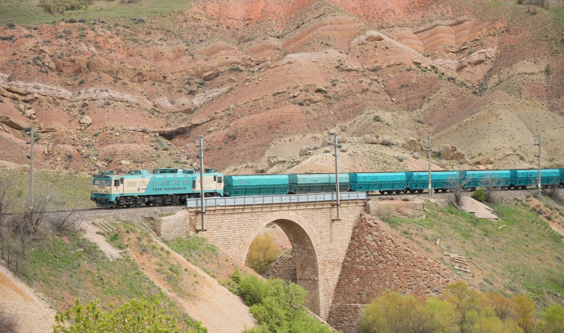 Depremde zarar gören Malatya-Nurdağı demir yolu hattı yeniden açıldı. Omsan