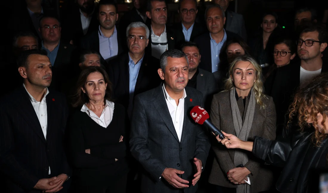 CHP Genel Başkanı Özgür Özel, casusluk suçlamasıyla tutuklanan Ekrem İmamoğlu