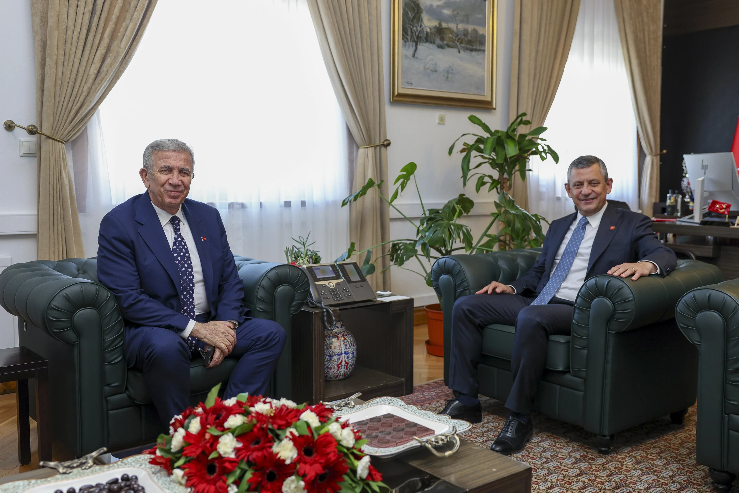 CHP Genel Başkanı Özgür Özel, Mansur Yavaş'a yönelik başlatılan konser