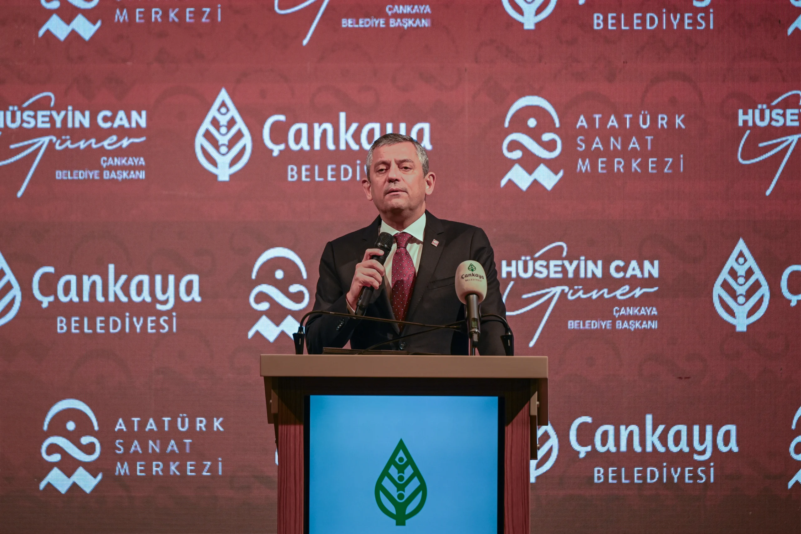 CHP Genel Başkanı Özgür Özel, iddianamenin siyasi saiklerle hazırlandığını ve