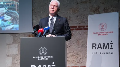 Rami Kütüphanesi’nde düzenlenen “Ben Okuyorum İstanbul Okuyor” etkinliğinde, aileler çocuklarıyla