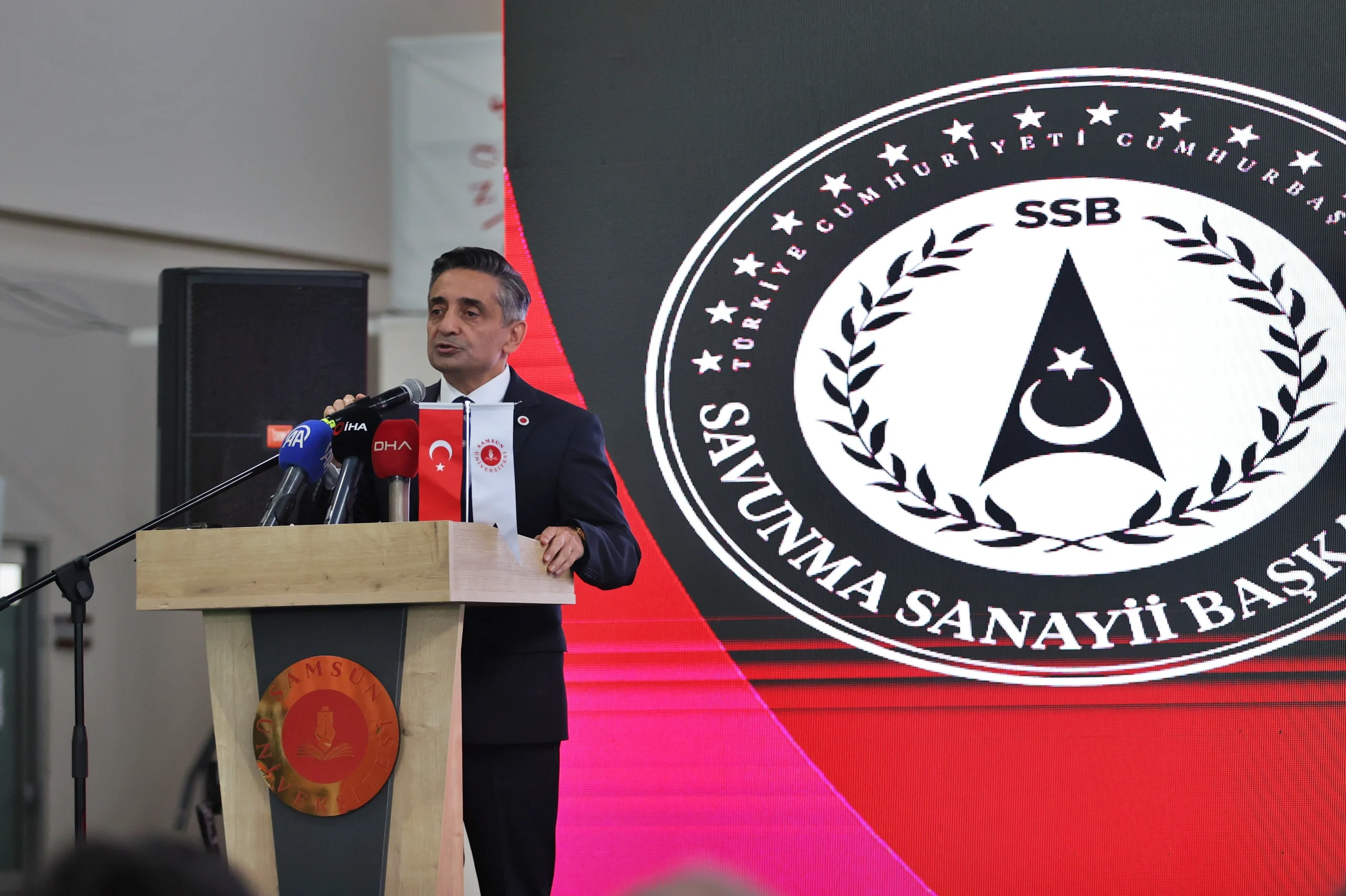 Savunma Sanayii Başkan Yardımcısı Karataş, Samsun Üniversitesi'nde yaptığı konuşmada, savunma