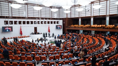 TBMM Genel Kurulu'nda dört partinin grup önerileri tartışıldı. Ancak yeterli