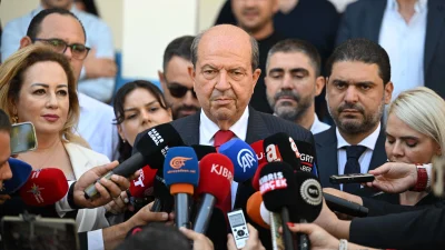 KKTC Cumhurbaşkanı Ersin Tatar, oyunu Lefkoşa’da kullandıktan sonra halka sandığa