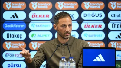 Tedesco: “6 Gol Atmalıydık, Ama Kazanmak Her Zaman Önemli” Karagümrük galibiyetini değerlendiren Fenerbahçe Teknik Direktörü Tedesco, çok sayıda gol
