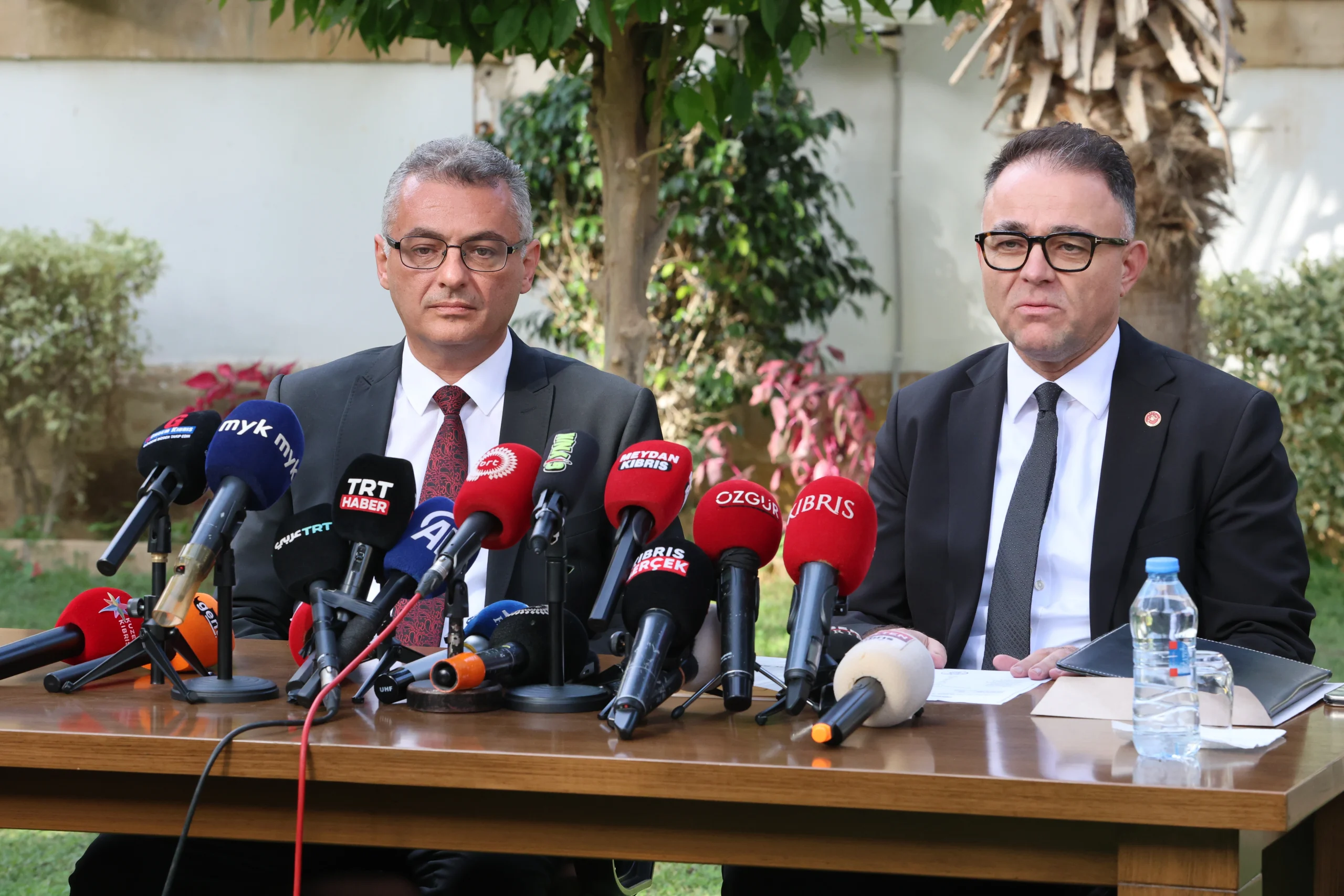 KKTC Cumhurbaşkanı seçilen Tufan Erhürman, mazbatasını alarak göreve resmen başladı: