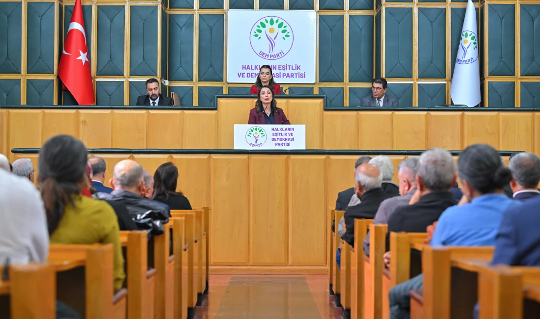 Tülay Hatimoğulları, asgari ücrette yıllık dört zam talebinde bulunurken, demokratik