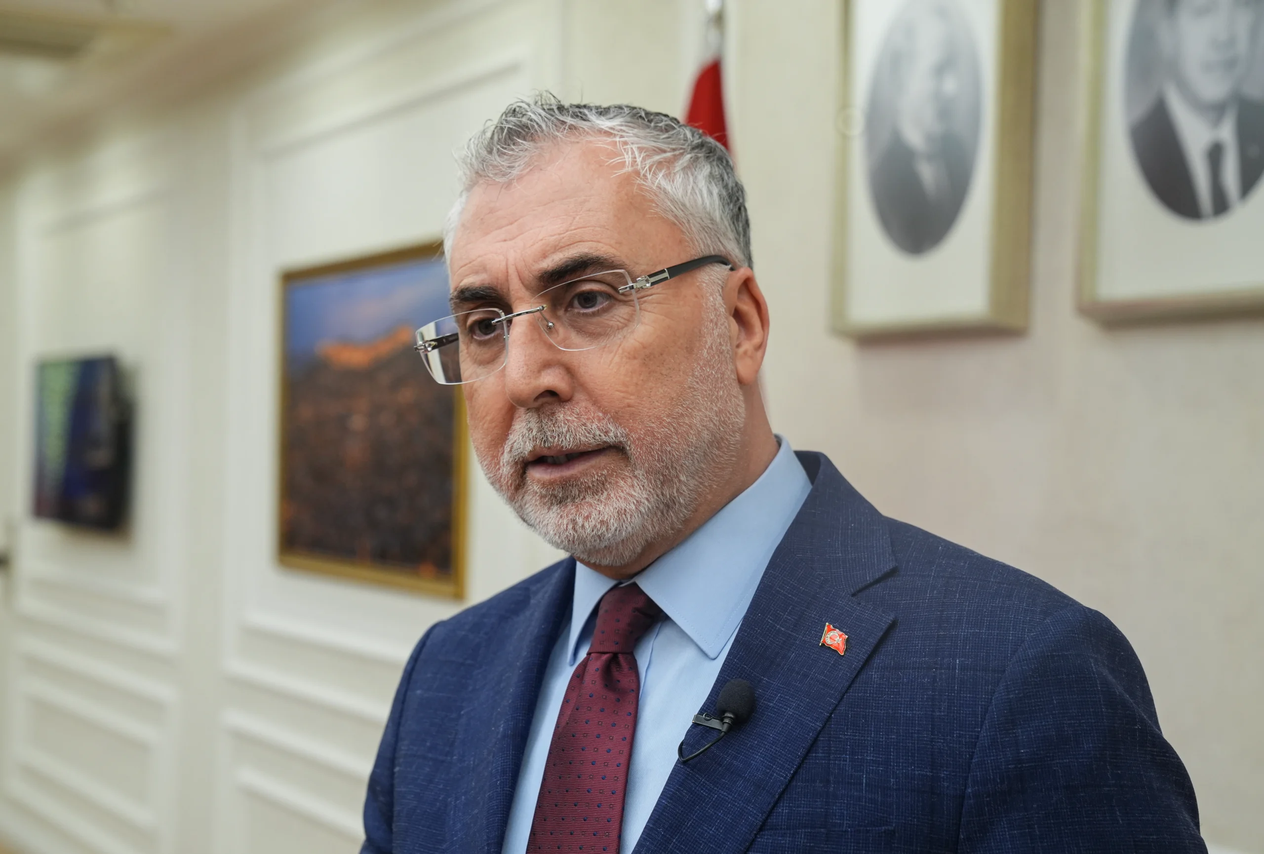 Çalışma ve Sosyal Güvenlik Bakanı Vedat Işıkhan, İŞKUR Gençlik Programı