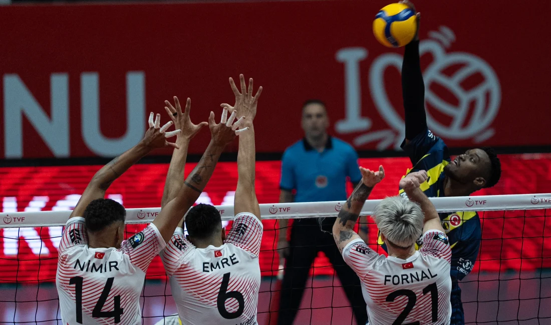 TSYD Ankara Cumhuriyet Kupası’nın finalinde Fenerbahçe Medicana’yı 3-2 yenen Ziraat