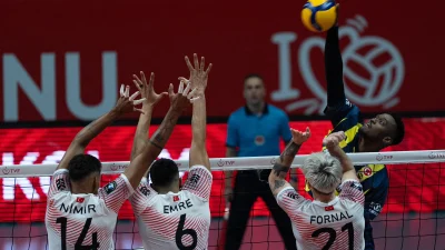 TSYD Ankara Cumhuriyet Kupası’nın finalinde Fenerbahçe Medicana’yı 3-2 yenen Ziraat