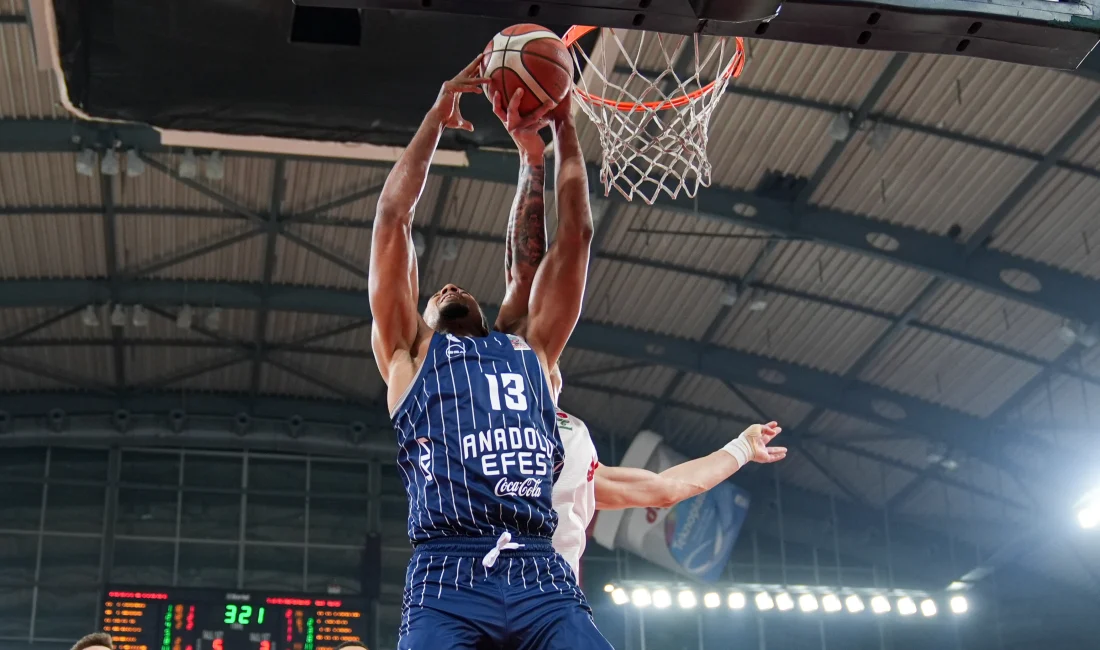 Türkiye'de basketbolseverleri dopdolu bir hafta sonu bekliyor. Erkekler ve kadınlar