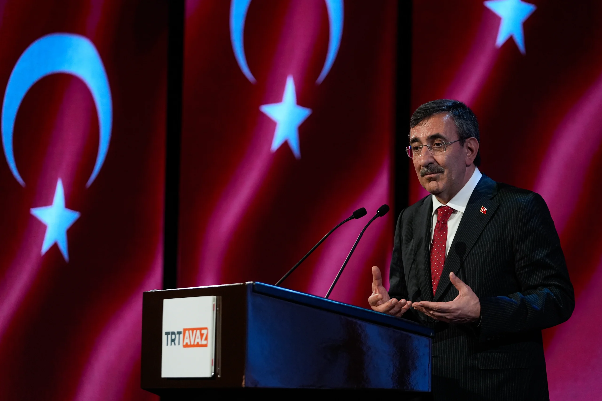 Cevdet Yılmaz, Kıbrıs Türk halkının egemen eşitliğini vurgulayarak, “Türkiye garantörlük