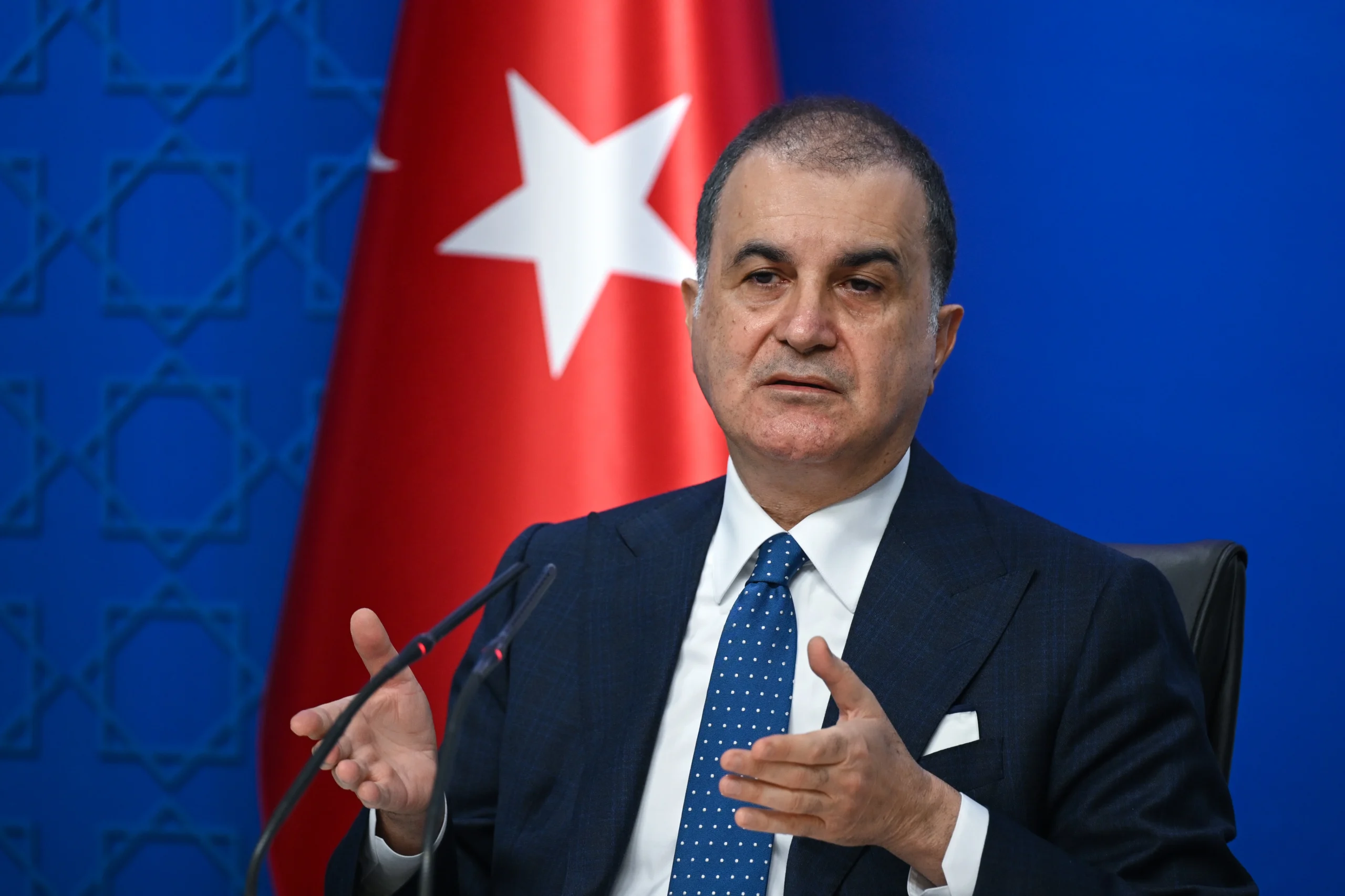 AK Parti Sözcüsü Ömer Çelik, PKK’nın çekilme kararının “Terörsüz Türkiye”