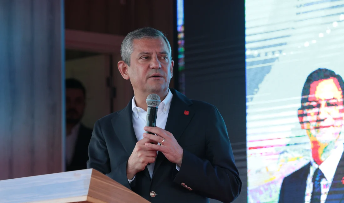 CHP lideri Özgür Özel, Bolu’daki açılış töreninde partisinin iktidar yürüyüşünü