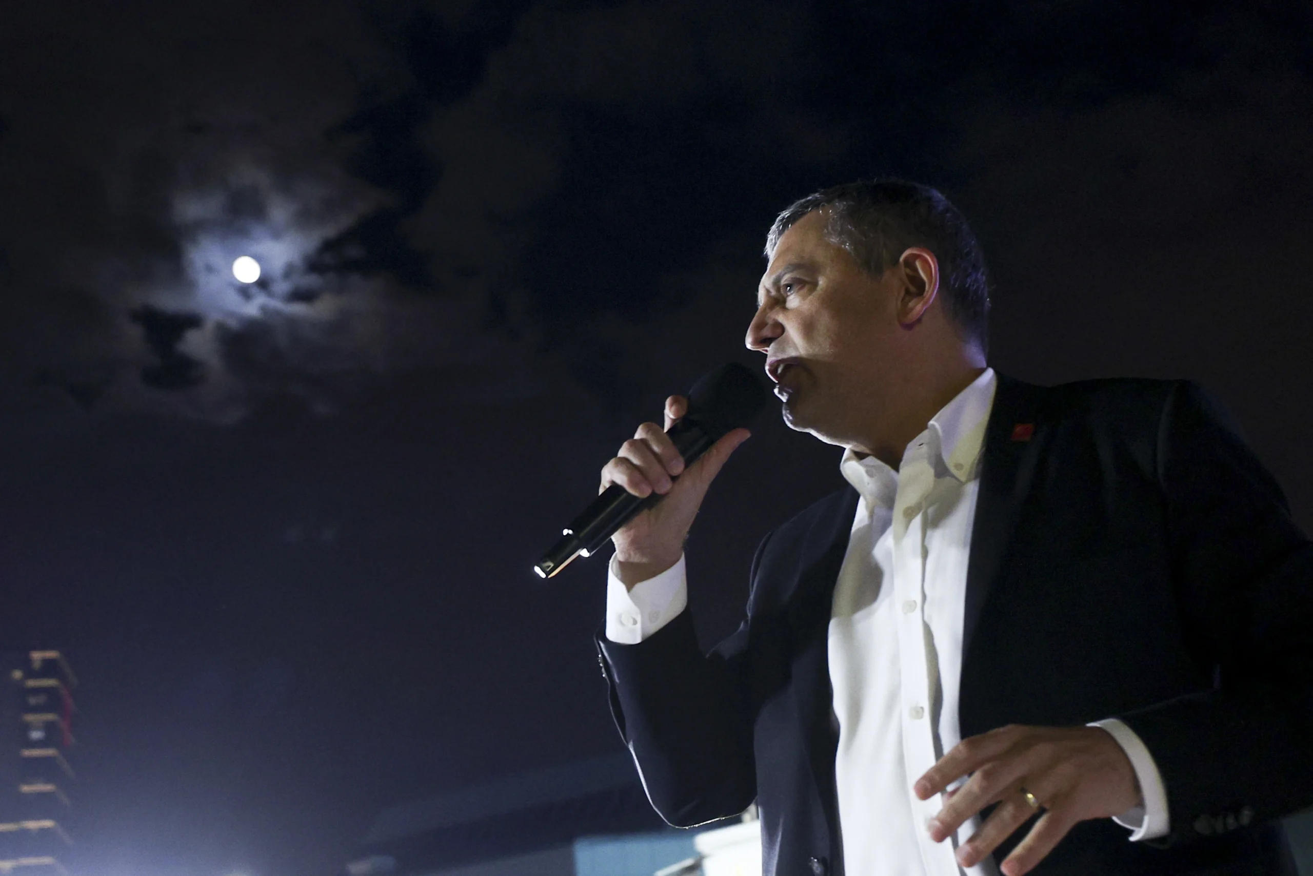 CHP Genel Başkanı Özgür Özel, Şişli mitinginde İsrail'in Özgürlük Filosu'na