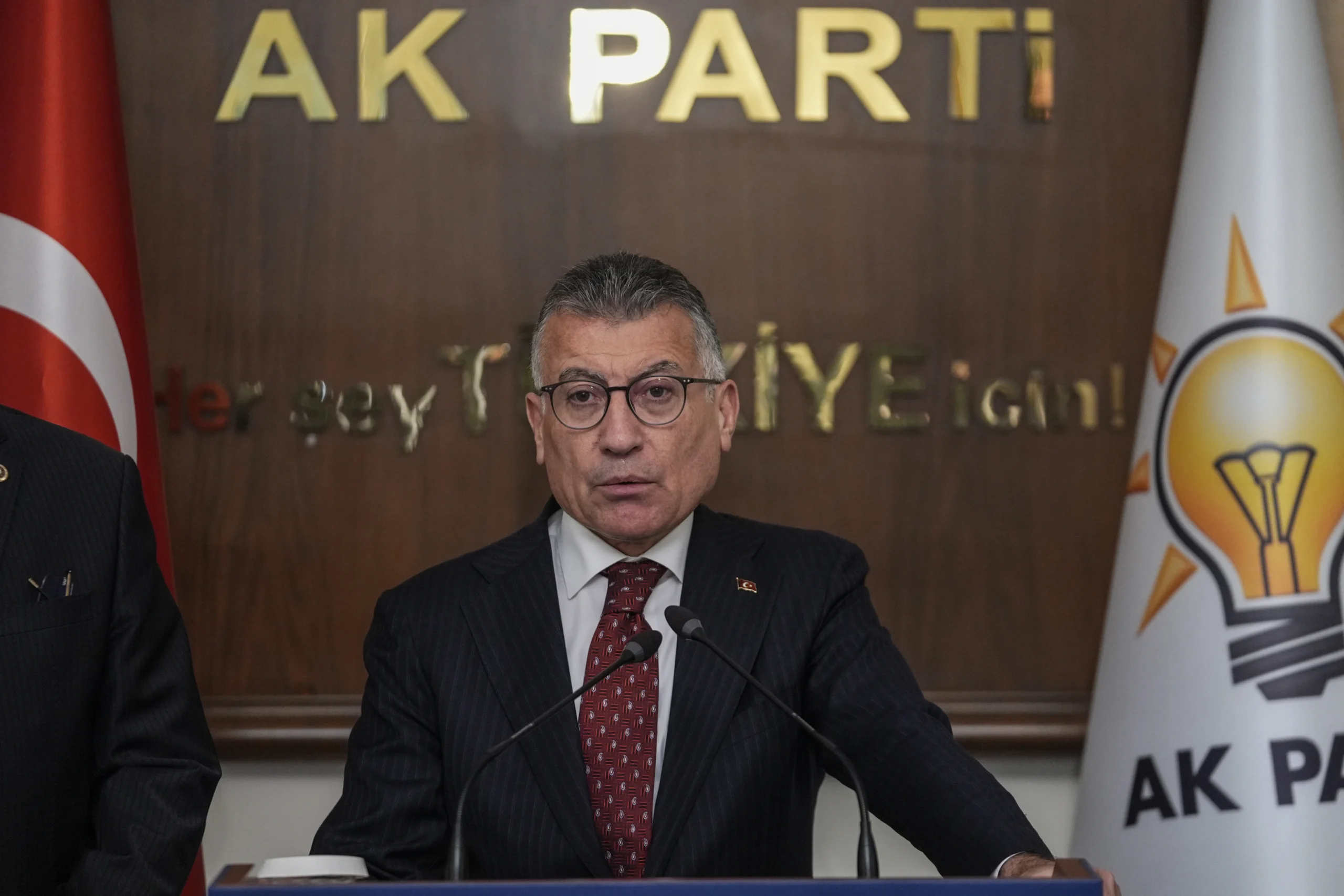 AK Parti, 38 maddelik 11. Yargı Paketi’ni TBMM’ye sundu. Trafikte