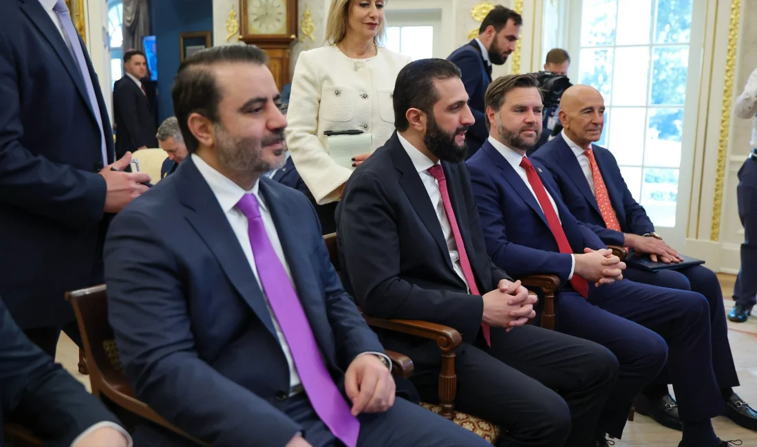 Şara: ABD ile Yeni Bir Dönem Başlıyor ABD ziyaretinde Trump’la bir araya gelen Suriye Cumhurbaşkanı Ahmed Şara,