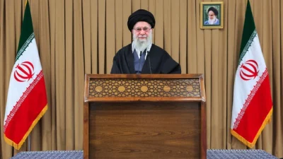 İran lideri Hamaney, Trump’a mektup gönderdiği iddialarını kesin bir dille