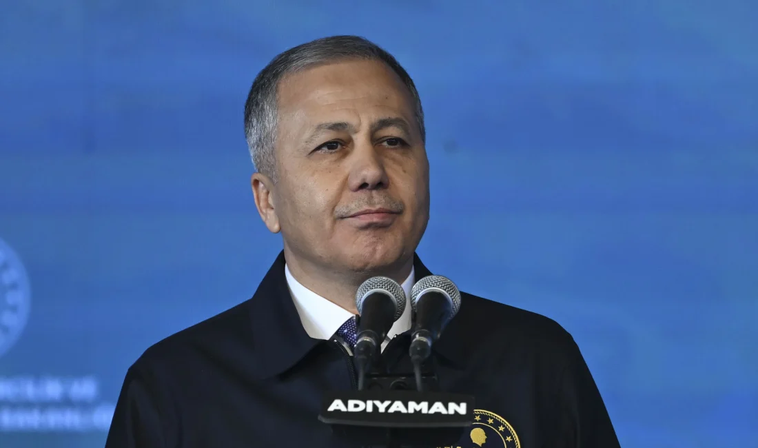 Adıyaman’da 350 Bininci Konut Teslim Edildi: Bakanlardan Birlik ve Yatırım Mesajı Adıyaman’da 350 bininci afet konutunun teslim töreninde konuşan bakanlar, devletin