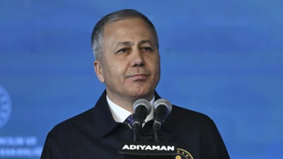 Adıyaman’da 350 bininci afet konutunun teslim töreninde konuşan bakanlar, devletin