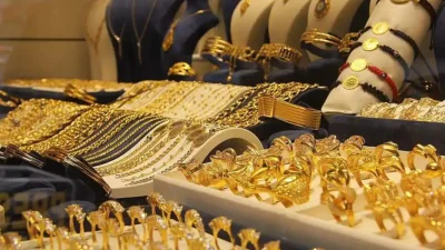 Haftaya düşüşle başlayan altın fiyatlarında, gram altın 5.528 TL’den işlem