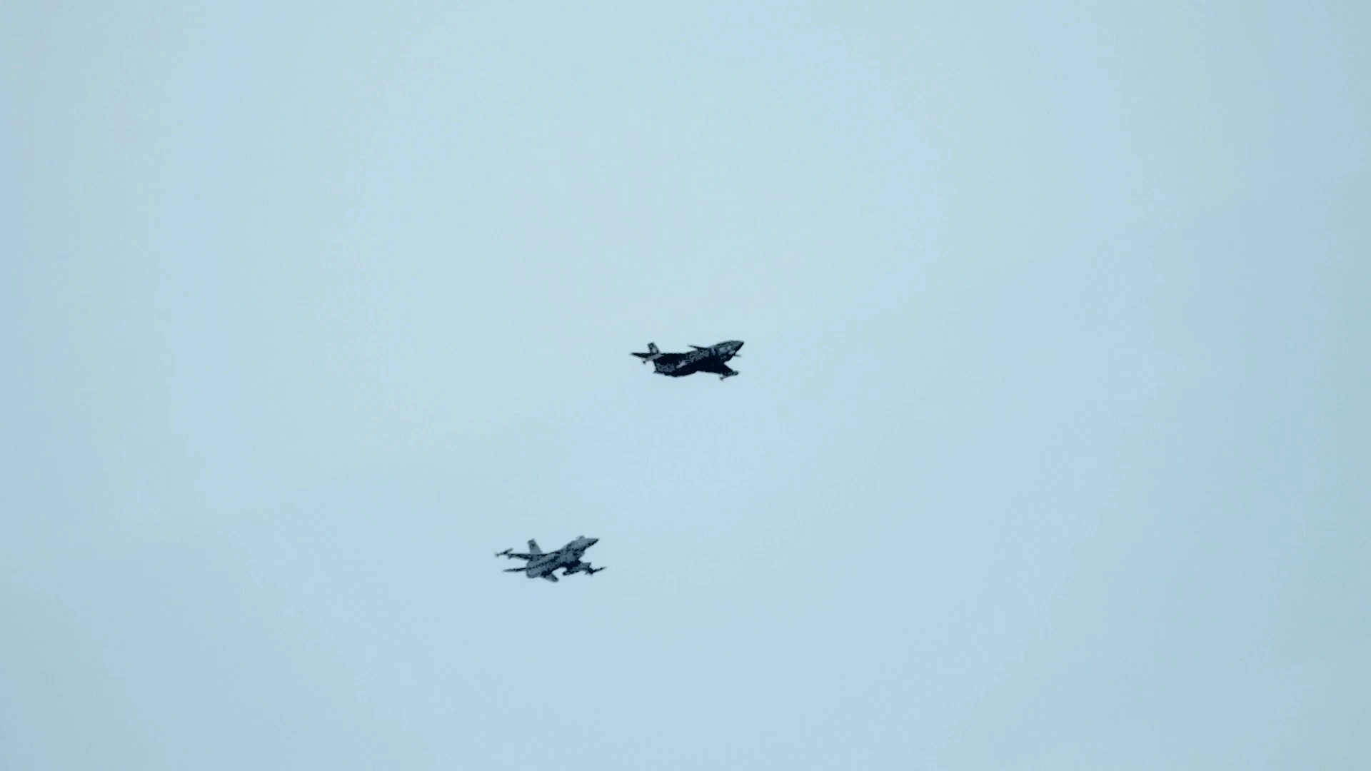 Türkiye'nin insansız savaş uçağı Bayraktar KIZILELMA, F-16’ya kilitlenerek GÖKDOĞAN füzesiyle