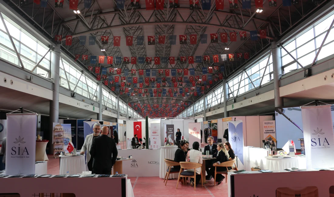Bursa’da Uluslararası Sağlık Turizmi Zirvesi Başladı Bursa, sağlık turizmi alanında uluslararası iş birliklerine ev sahipliği yapıyor.