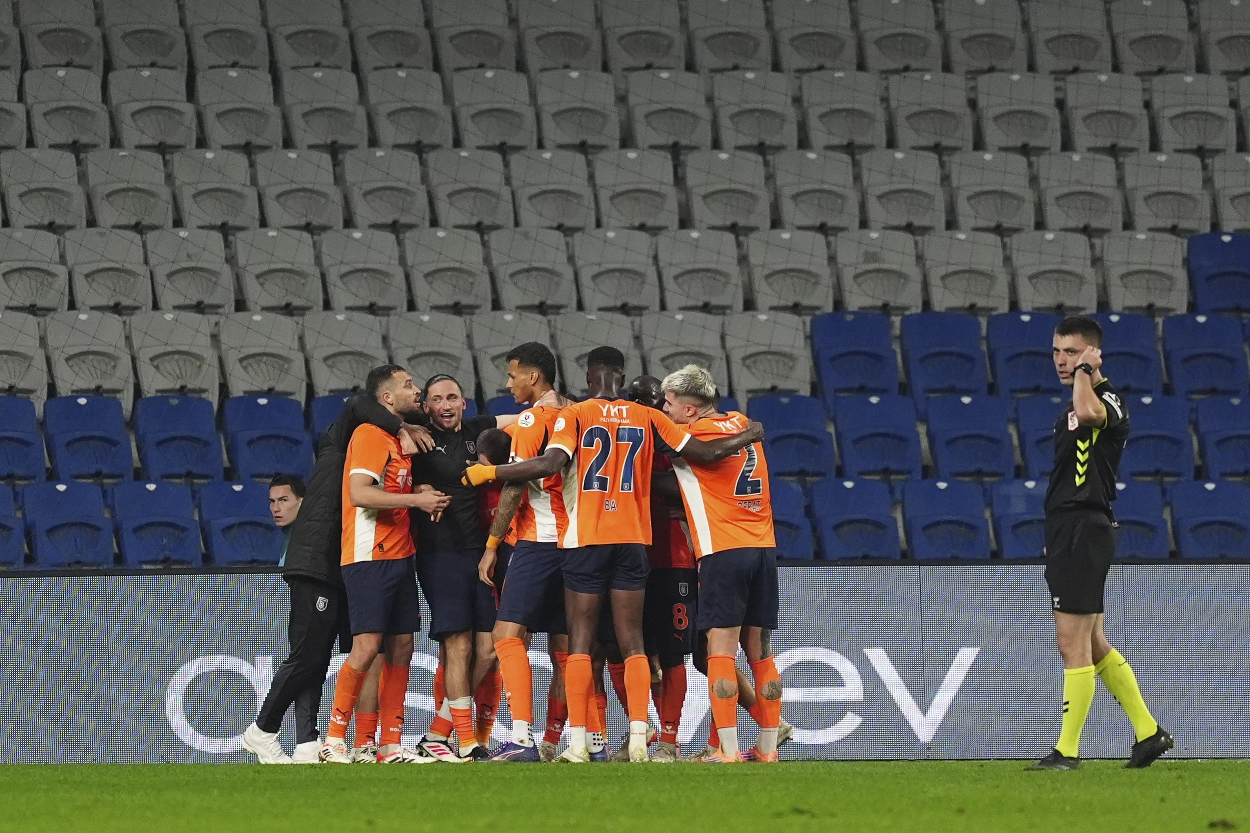 RAMS Başakşehir, Süper Lig'in 11. haftasında Kocaelispor’u 90. dakikada gelen