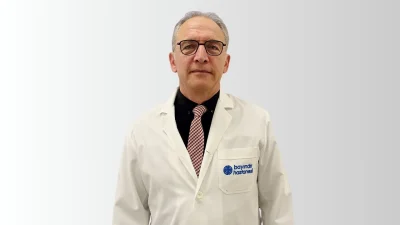 Prof. Dr. Hüseyin Demirörs, robotik protez cerrahisinin daha az ağrı,